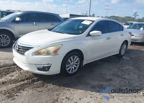 2014 Nissan Altima 2.5 S z USA, uszkodzony, nr VIN 1N4AL3AP2EC118104